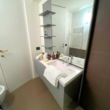 10 Min To Center Luxury Panoramic Penthouse דירה *