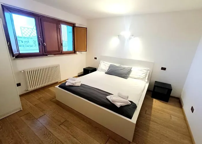 10 Min To Center Luxury Panoramic Penthouse *
